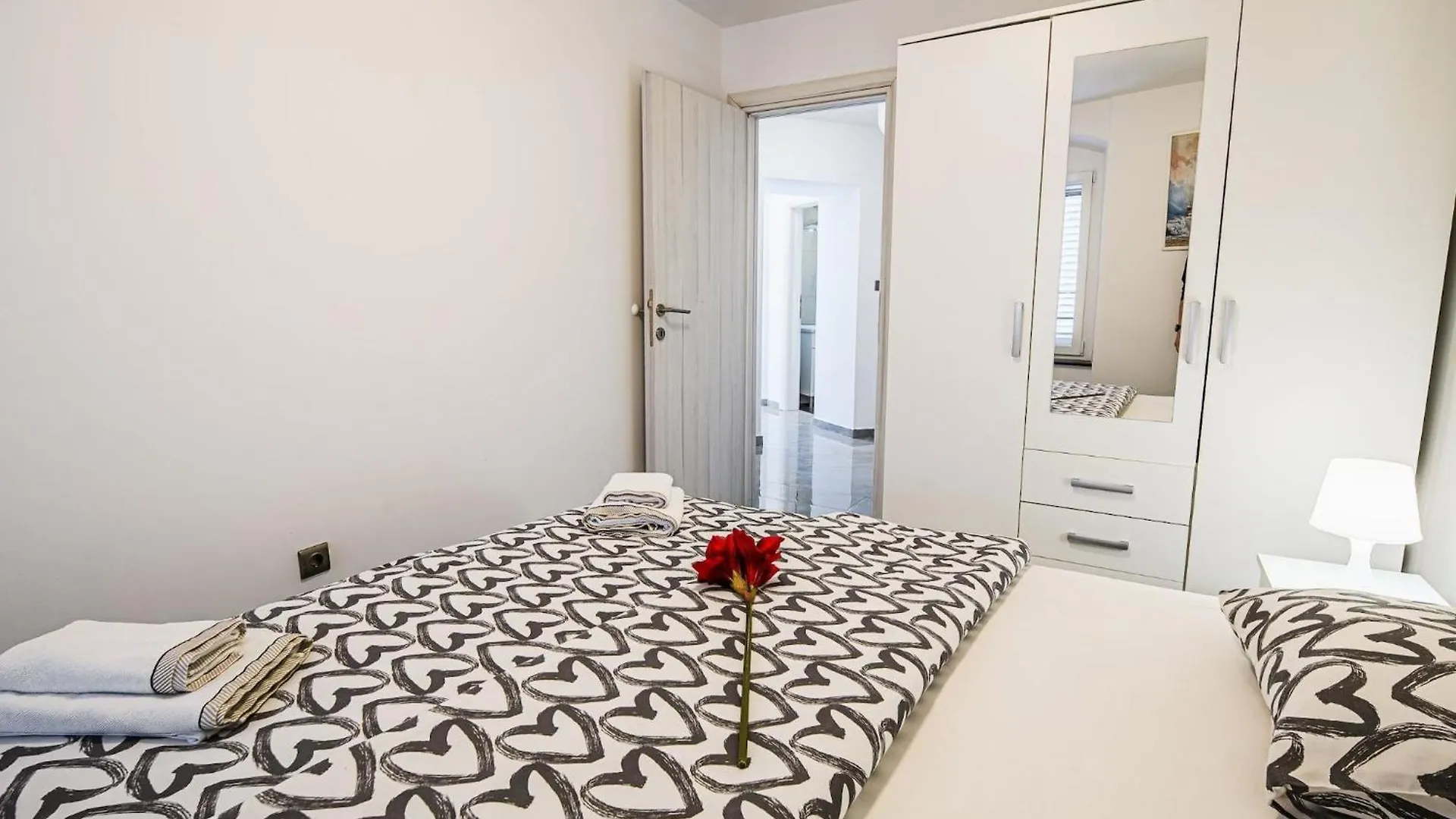 Sleek And Stylish Umag Apartments With Sea View - Two Bedroom Apartment With Balcony
