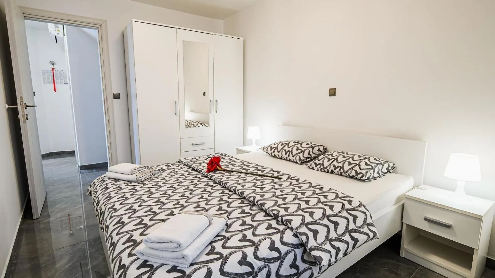 Sleek And Stylish Umag Apartments With Sea View - Two Bedroom Apartment With Balcony